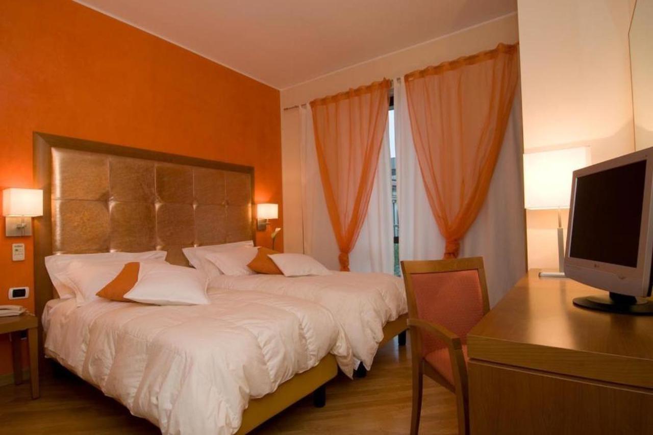 Hotel Europa Padova Bagian luar foto